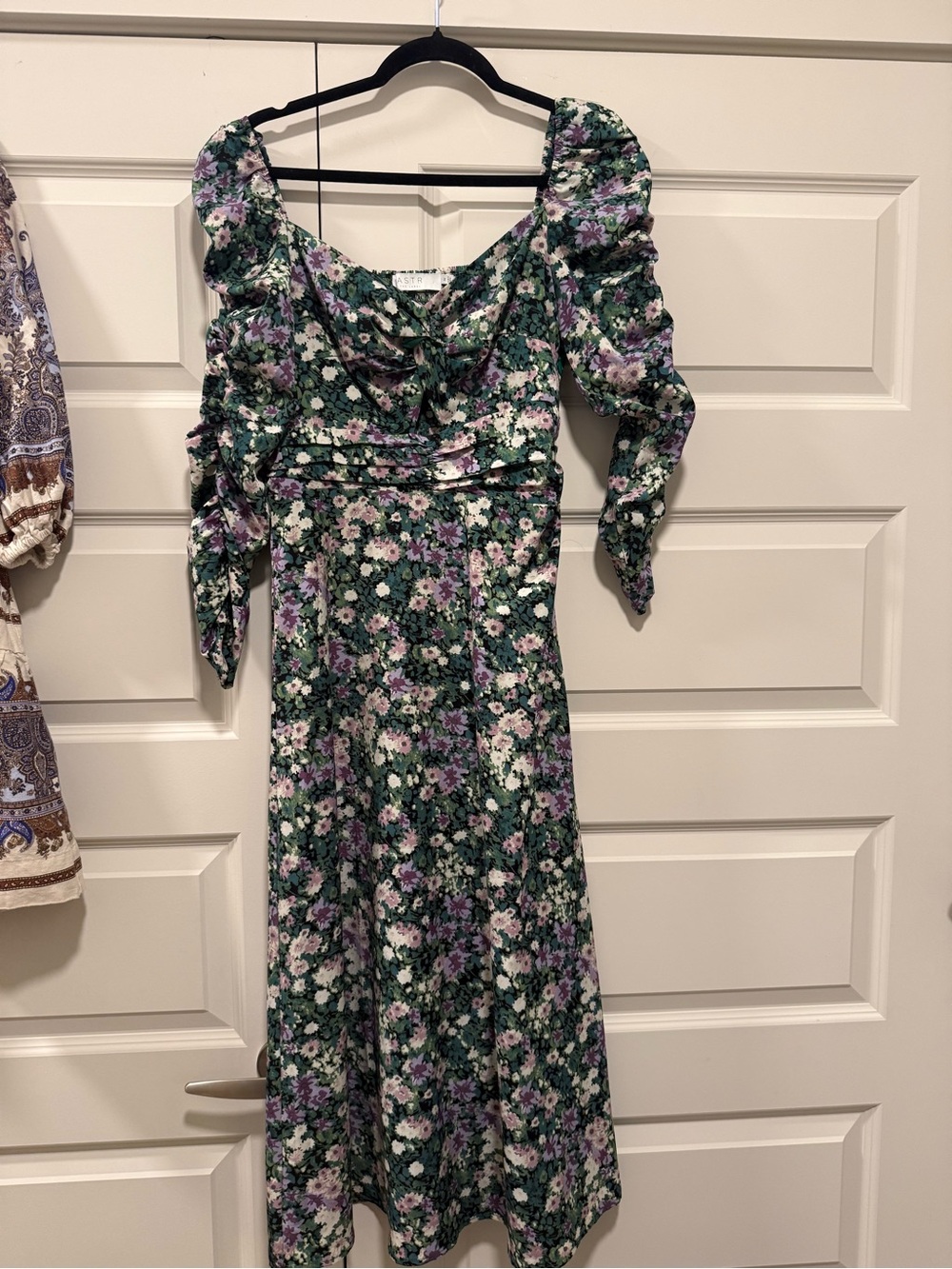 ASTR floral keyhole long sleeve midi dress